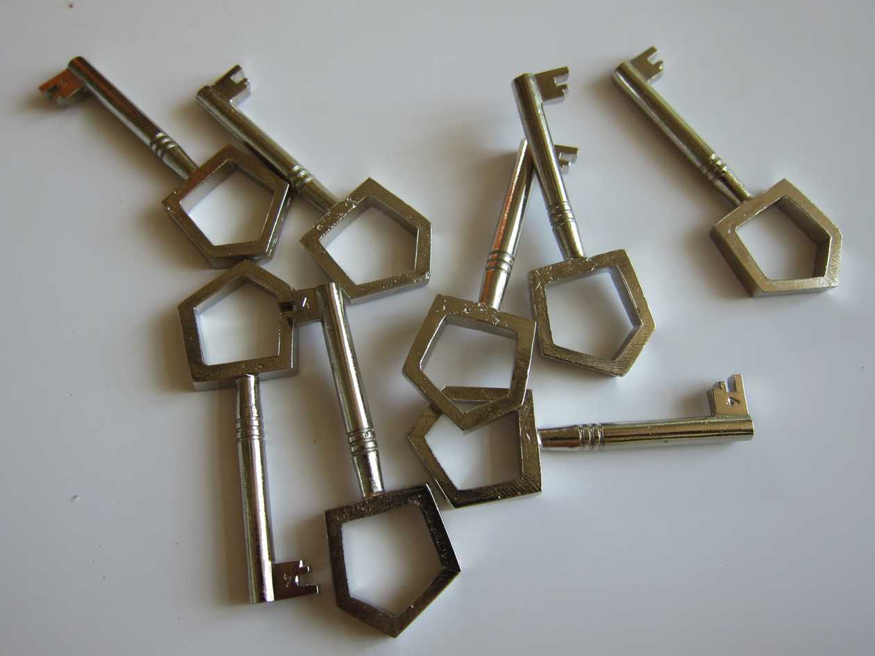Piero-Golia-Chalet-keys.jpg013.jpg